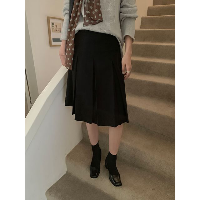 Pleated A-Line Skirt with High Rise