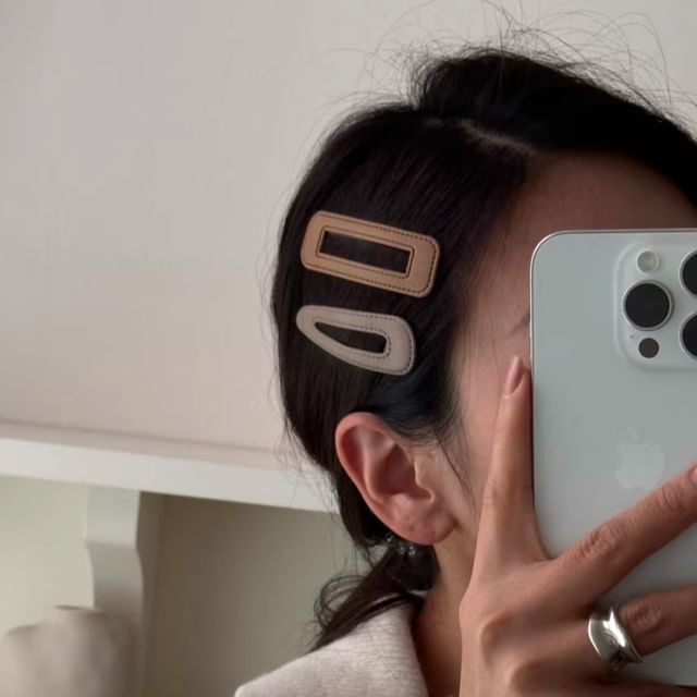 Hair Designs) Set Faux 2: (Various Leather Clip of