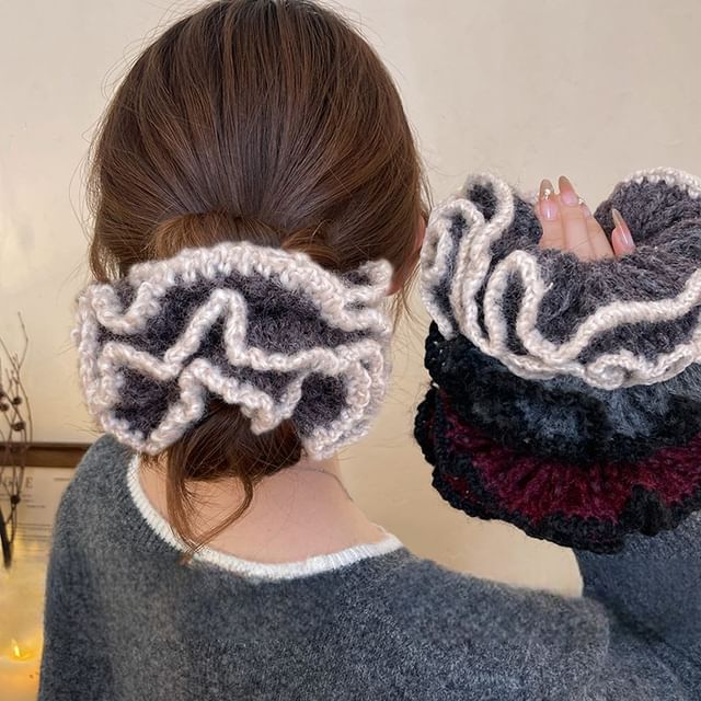 Trim Contrast Scrunchie Knit