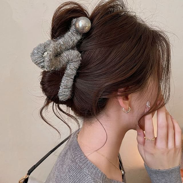 Claw Pearl Faux Hair Yarn