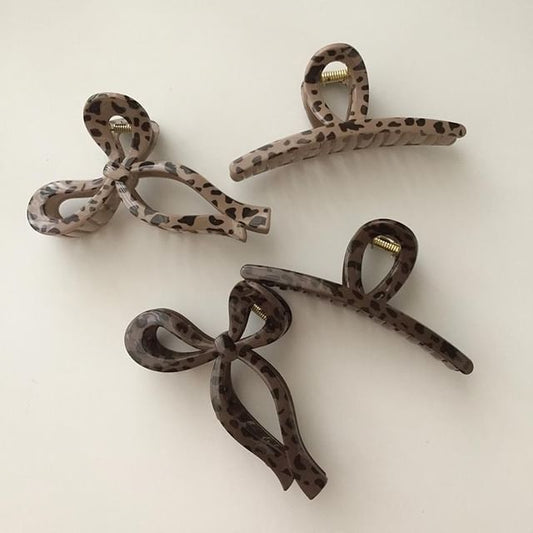 Leopard Acrylic Print Claw Hair