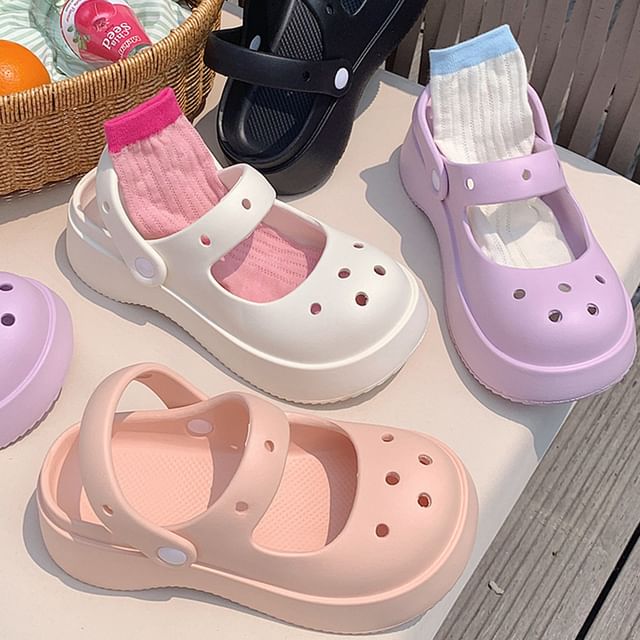 Perforated Platform Plain Sandals