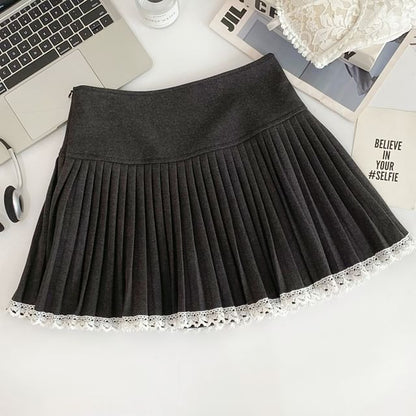 Contrast Lace Trim Pleated Mini Skirt - High Waist