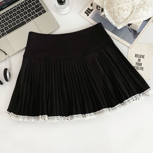 Contrast Lace Trim Pleated Mini Skirt - High Waist