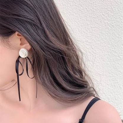 Ribbon Flower Stud Earring