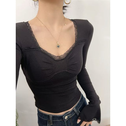 Ruched Scoop Neck Lace Trim Slim Fit Crop Tee
