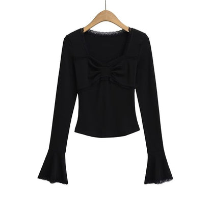 Ruched Scoop Neck Lace Trim Slim Fit Crop Tee