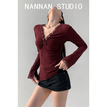 Asymmetric Lace-Trim V-Neck Crop Tee