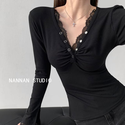 Asymmetric Lace-Trim V-Neck Crop Tee