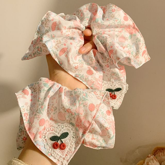 Cherry Floral Scrunchie Square Applique Print