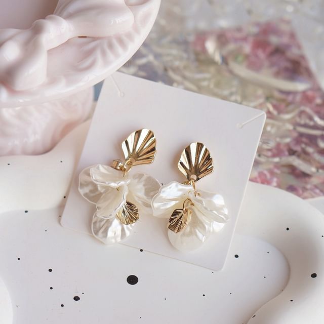 Earring / Drop Clip-On Shell Fringed