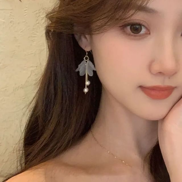 Faux Pearl Flower Drop Earring