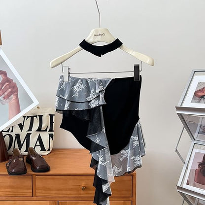 Set: Asymmetrical Lace Panel Ruffle Trim Crop Tube Top + Choker