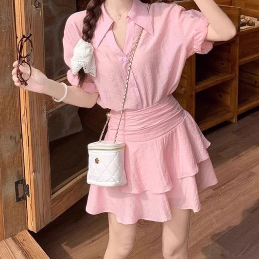 Brief-Sleeve V-Neck Minimalist Shirt / High-Rise Layered Mini Flared Skirt