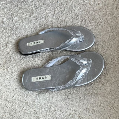 Lace Trim Dotted Flip Flops