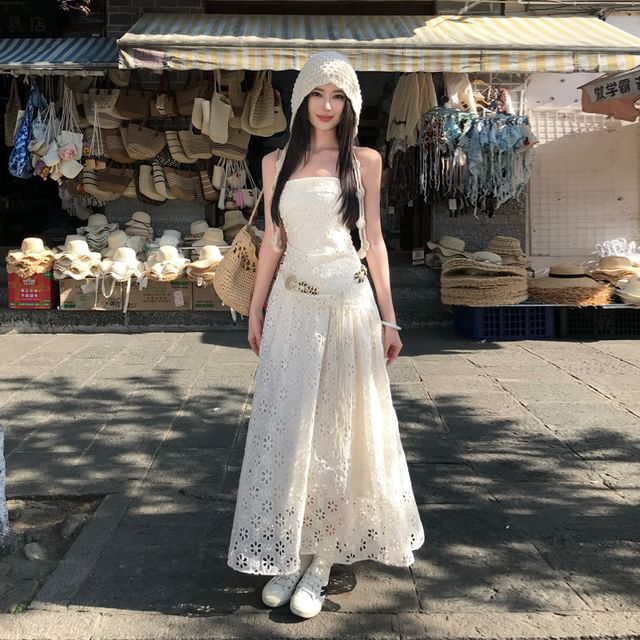 Lace Maxi A-Line Dress with Spaghetti Straps and Belt