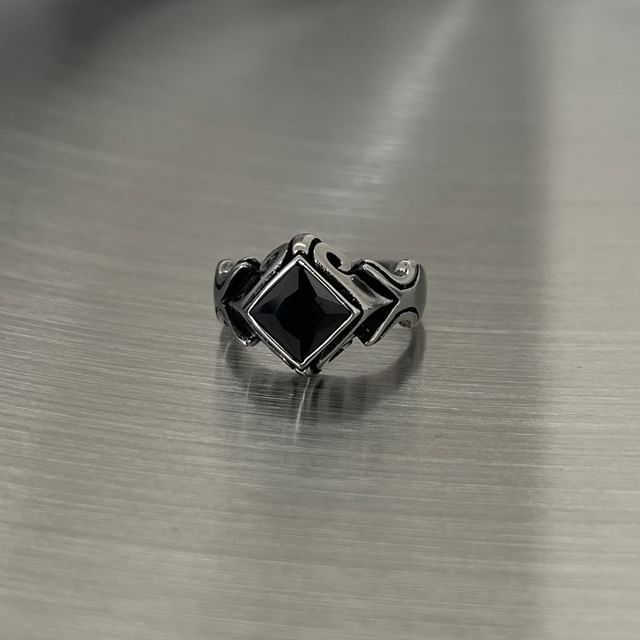 Gemstone Engraved Ring