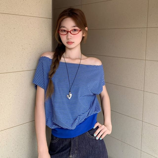 Striped Off-Shoulder Short-Sleeved Cropped Tee
