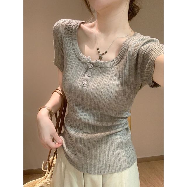Henley Scoop-Neck Short-Sleeved Plain Knit Shirt