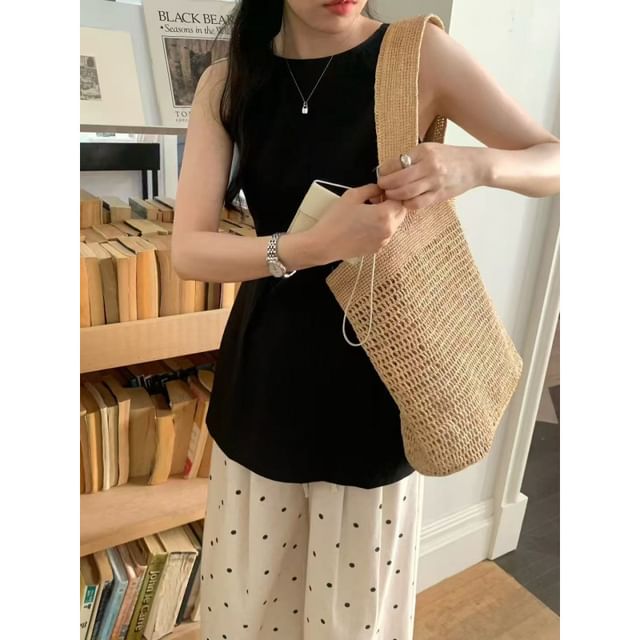Sleeveless Round-Neck Plain Pleated Blouse