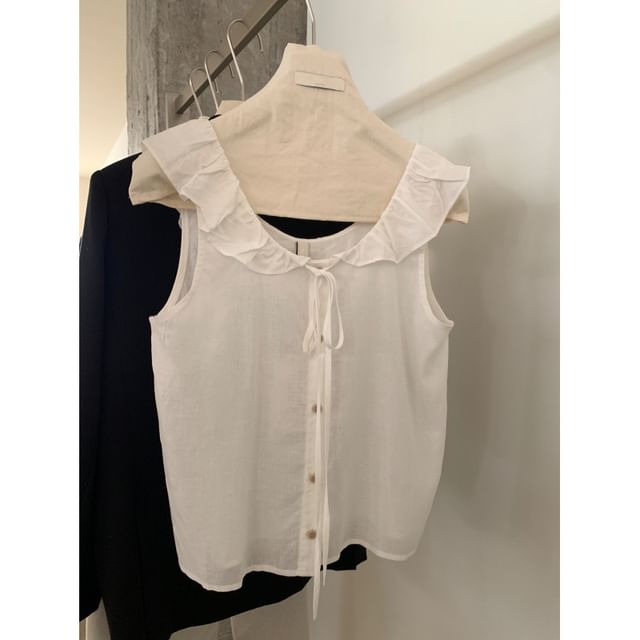 Sleeveless Scoop-Neck Plain Ruffled Button-Up Blouse