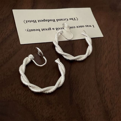 Earring Huggie Twisted