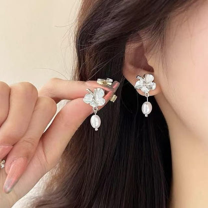 Floral Dangle Earring