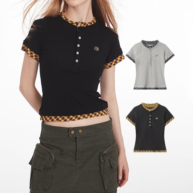 Plaid Trimmed Henley-Neck Short-Sleeved Tee