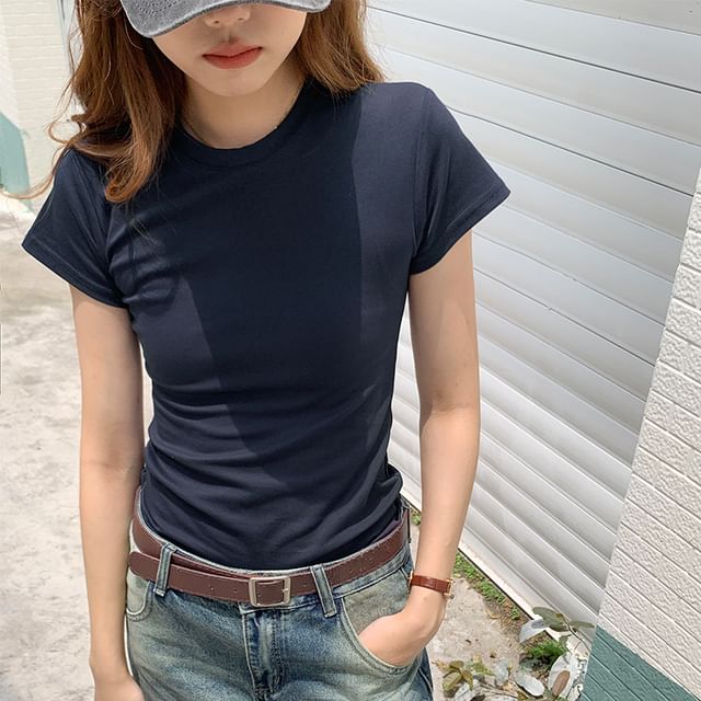 Plain Round-Neck Short-Sleeved Tee
