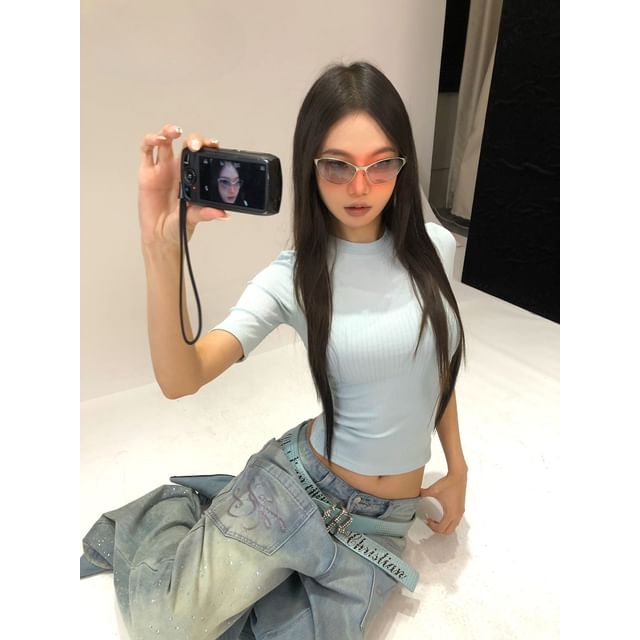 Plain Crew-Neck Short-Sleeved Cropped T-Shirt