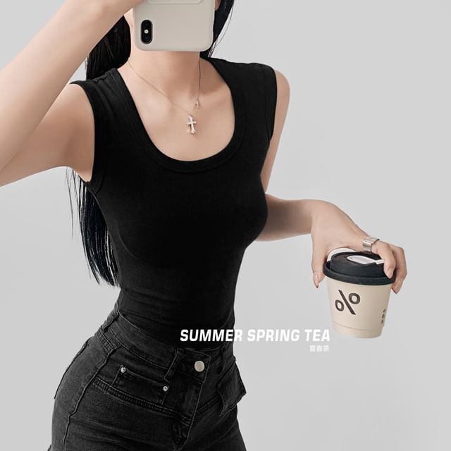 Plain Cropped Tank Top