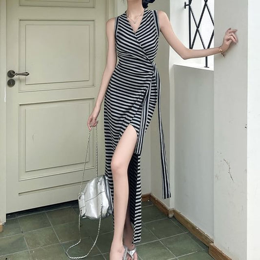 Striped V-Neck Sleeveless Bodycon Maxi Dress - Altfashion Shop
