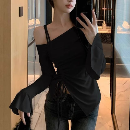 Plain Slit Asymmetric Off-Shoulder Long-Sleeved T-Shirt