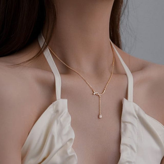 Rhinestone Pendant Necklace