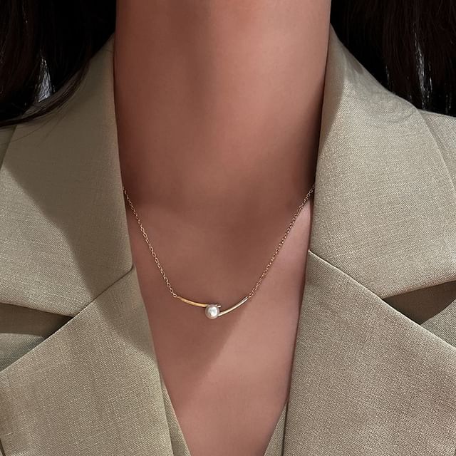 Pendant Necklace Faux Pearl