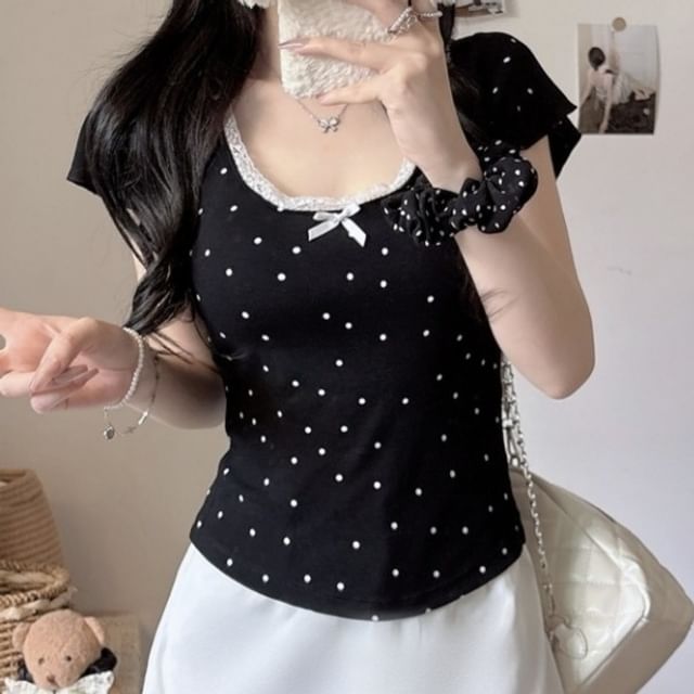 Dotted Lace-Trim Scoop-Neck Slim Cropped Short-Sleeved Tee