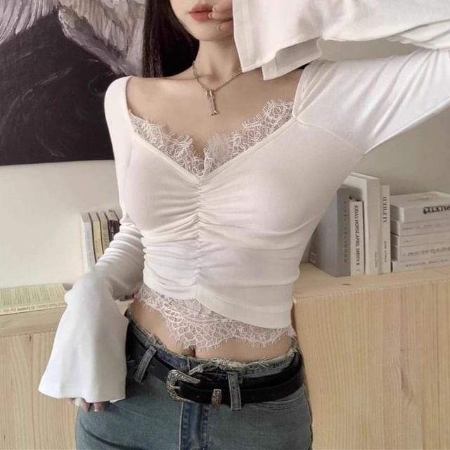 Plain Ruched Lace-Paneled V-Neck Cropped Long-Sleeved Top