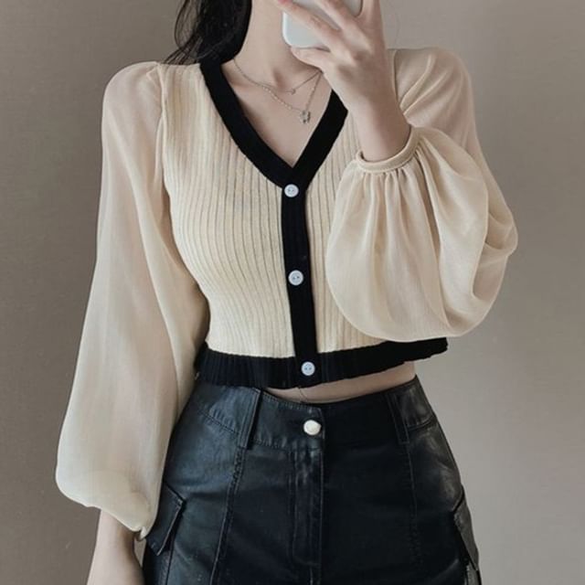 Plain Contrast-Trim Puff-Sleeved V-Neck Cropped Blouse