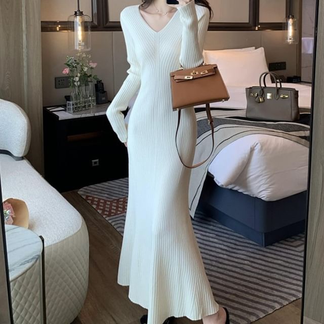 Long Sleeve V-Neck Plain Knit Maxi Mermaid Dress