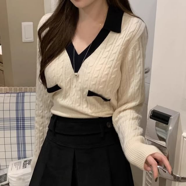 Two-Tone Cable-Knit V-Neck Long-Sleeved Polo Top