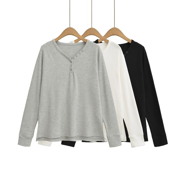 Plain V-Neck Long-Sleeved T-Shirt