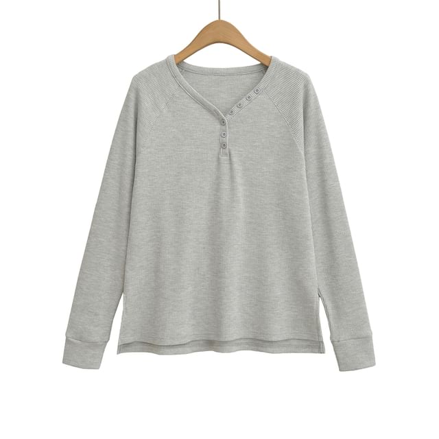 Plain V-Neck Long-Sleeved T-Shirt