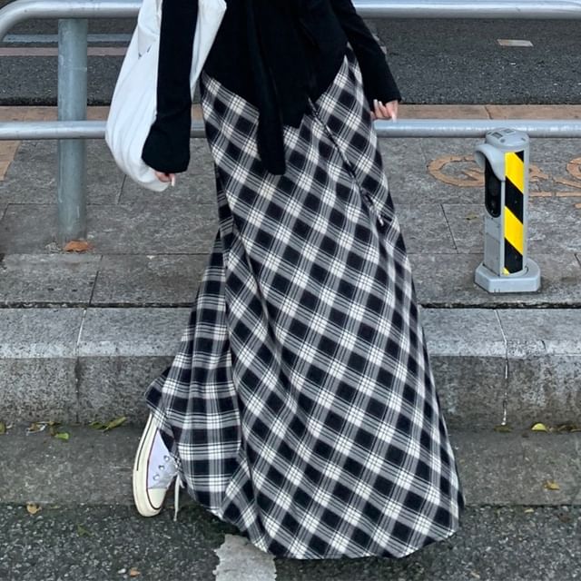 Ruffle Trim Knit Top with Plaid Midi A-Line Skirt