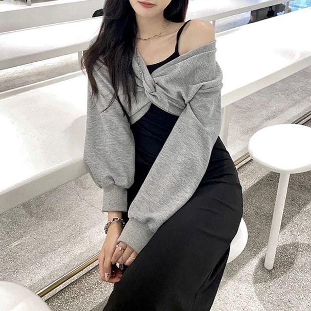 Set: Twist Crop Top with V-Neck Long Sleeves and Midi A-Line Dress