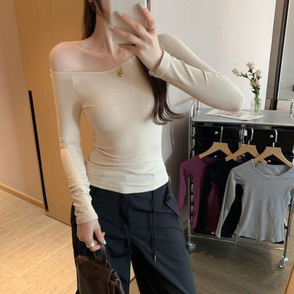 Off-Shoulder Top with Long Sleeves in Solid Color