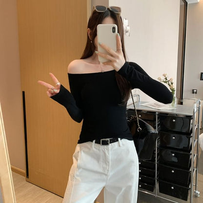 Off-Shoulder Top with Long Sleeves in Solid Color