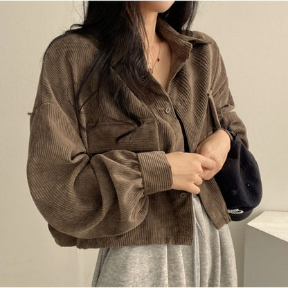 Cropped Shirt with Pockets and Long Sleeves in Solid Color