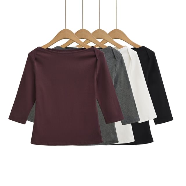 Plain Top with Boat Neckline and Elbow-Length Sleeves