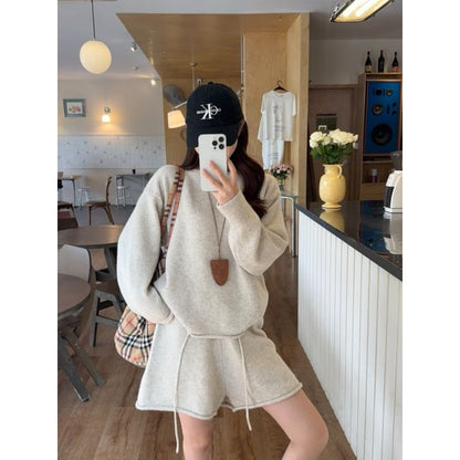 Melange Sweater with Round Neck and Drawstring Knit Shorts