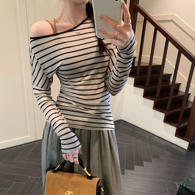 Boatneck T-Shirt with Striped Pattern and Long Sleeves